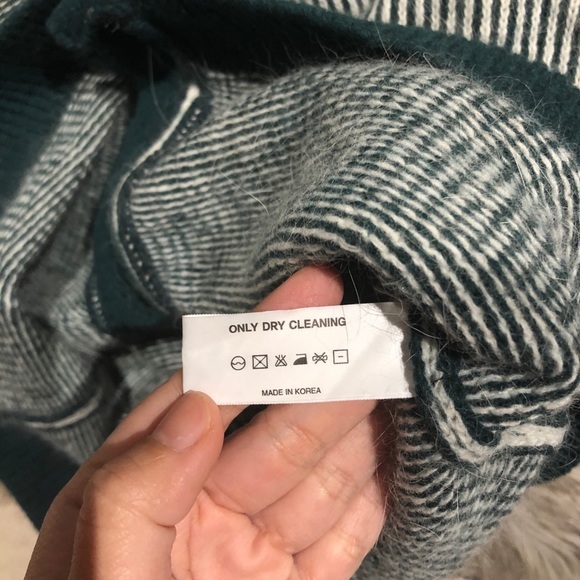 Cardigan - Picture 2 of 3